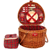 Canasta de Picnic Familiar con Copas y Accesorios:** Esta canasta está diseñada para fomentar momentos especiales en familia o para ser un regalo encantador. Incluye todo lo necesario para disfrutar de un día al aire libre con un delicioso picnic